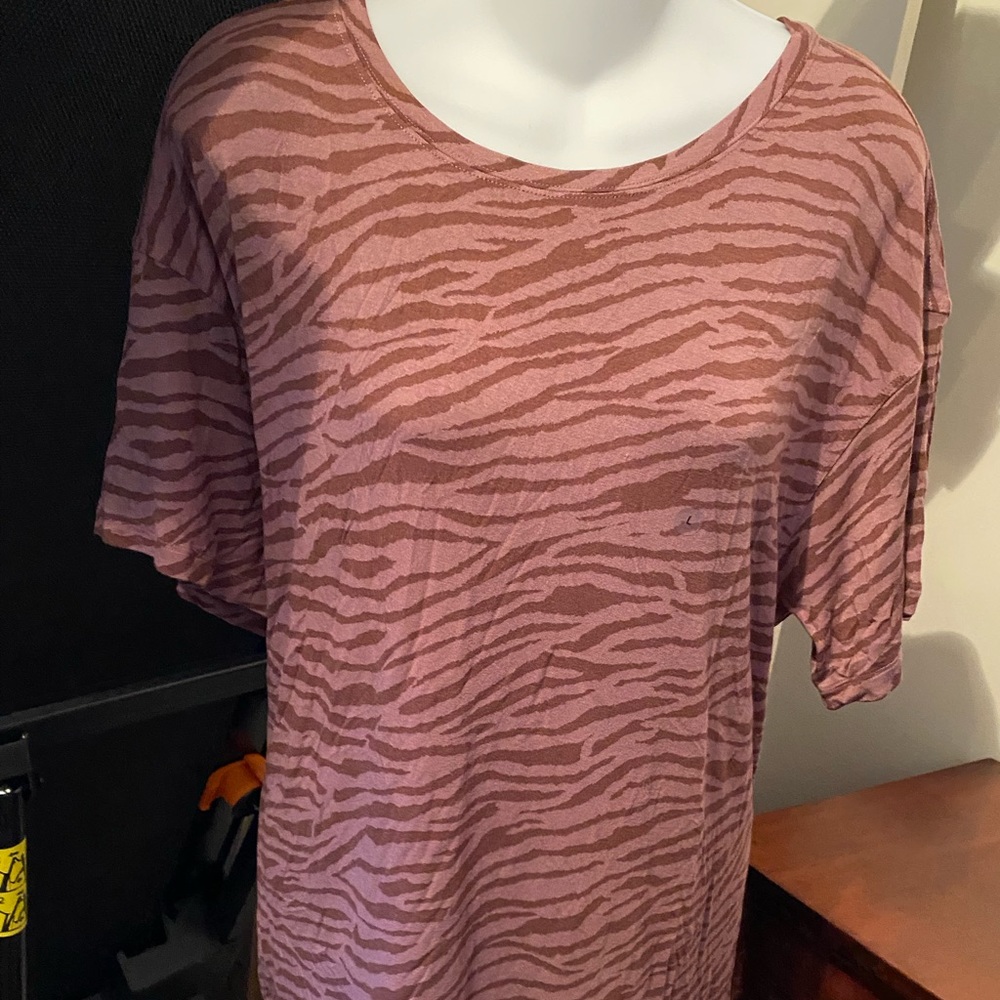 NWT American Eagle T-shirt